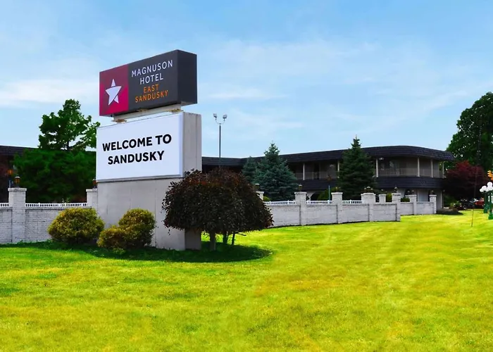 3 star hotels Magnuson East Sandusky