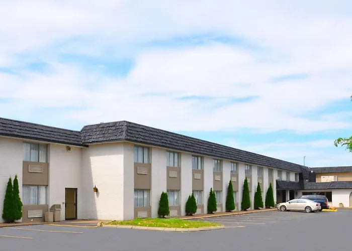 3 star hotels Magnuson East Sandusky