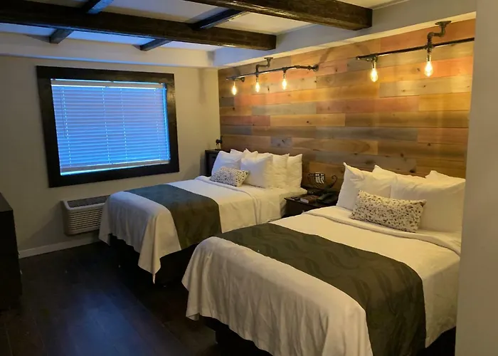Cedar Stables Inn & Suites